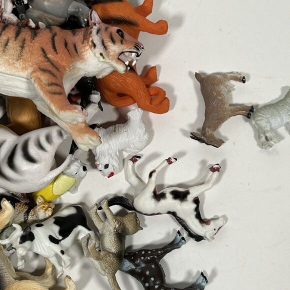 Lot of 86 Plastic Animal Minature Toys Figures Horse Dog Zebra Farm HIppo - Picture 14 of 14